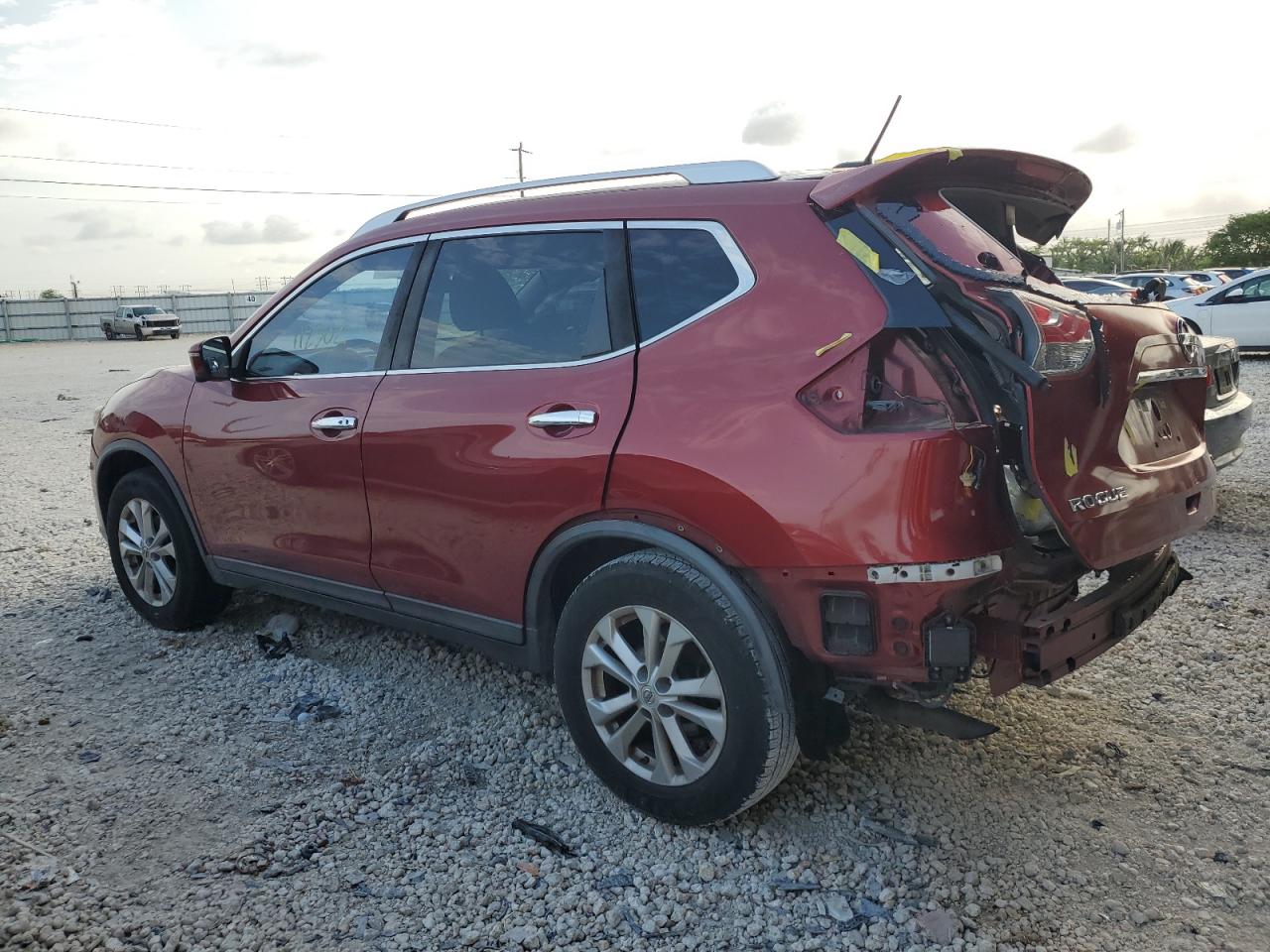 KNMAT2MV1GP634223 2016 NISSAN ROGUE - Image 2