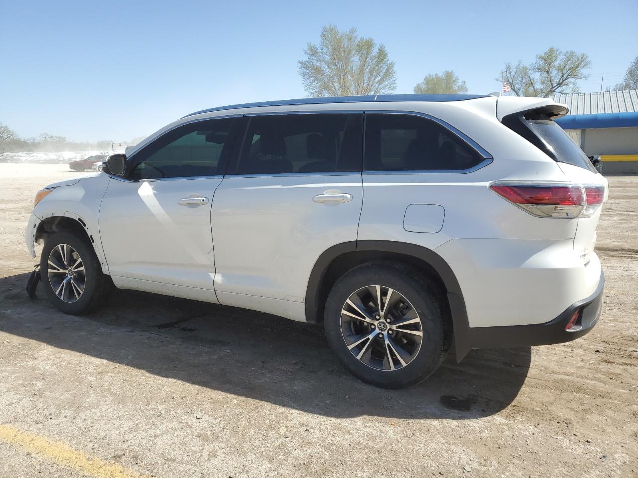 5TDJKRFH5GS347640 2016 Toyota Highlander Xle