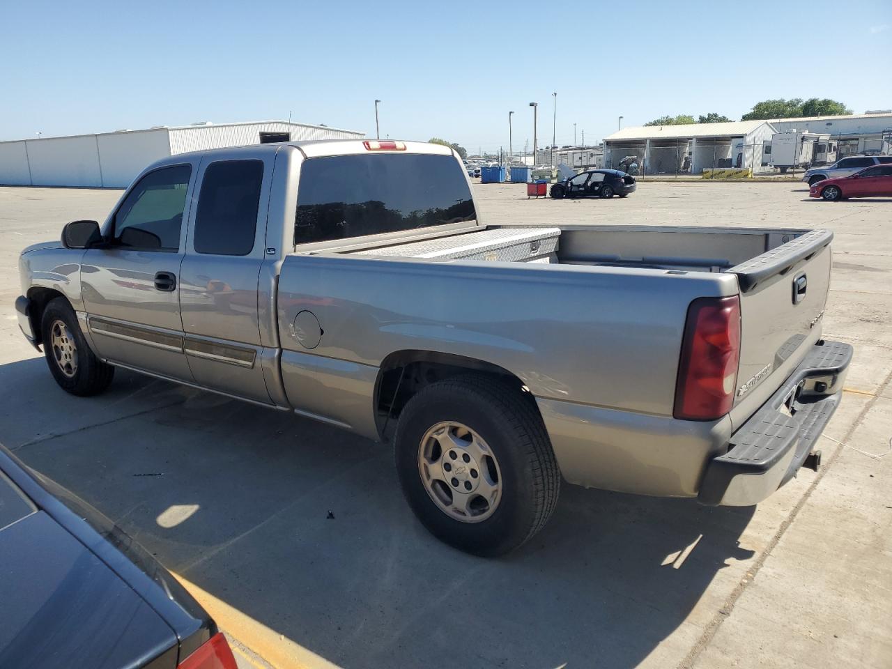 2003 Chevrolet Silverado C1500 VIN: 2GCEC19V831174828 Lot: 51066554