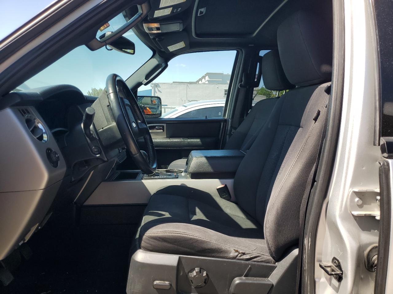 2017 Ford Expedition - Image 7