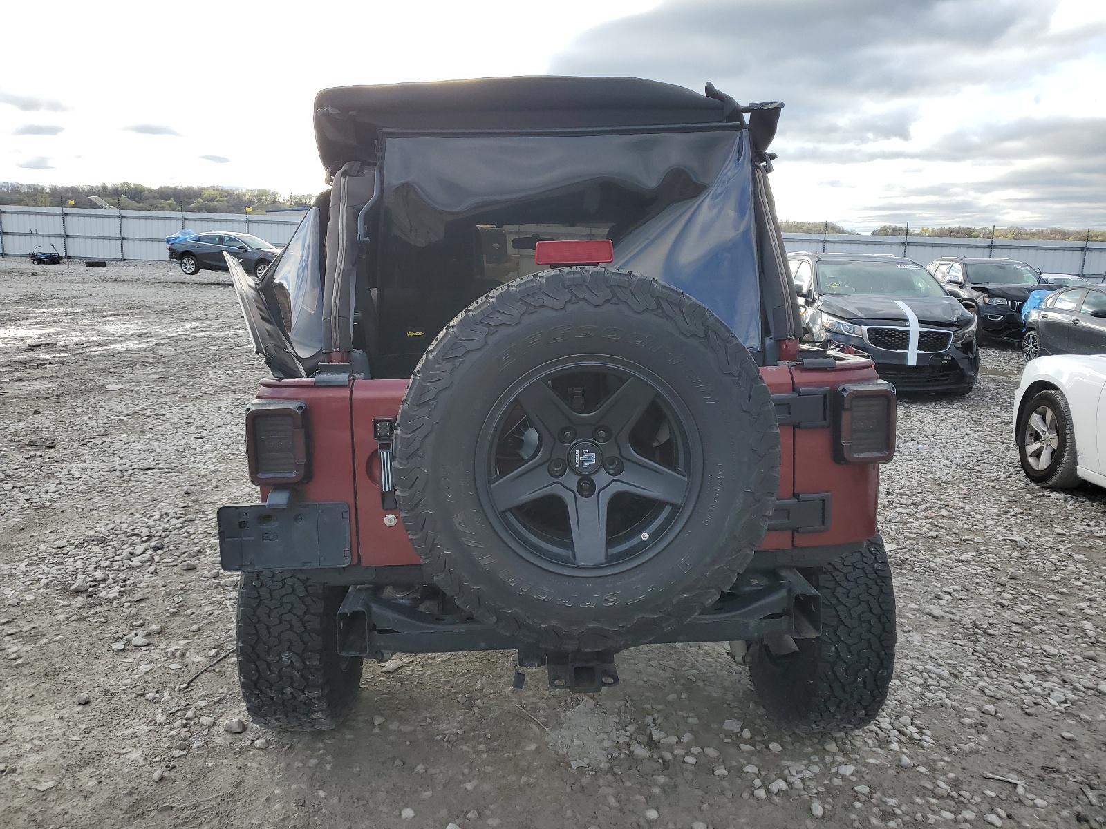 1J4GA59118L571781 2008 Jeep Wrangler Unlimited Sahara