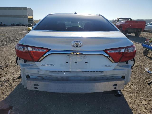 Седани TOYOTA CAMRY 2017 Білий