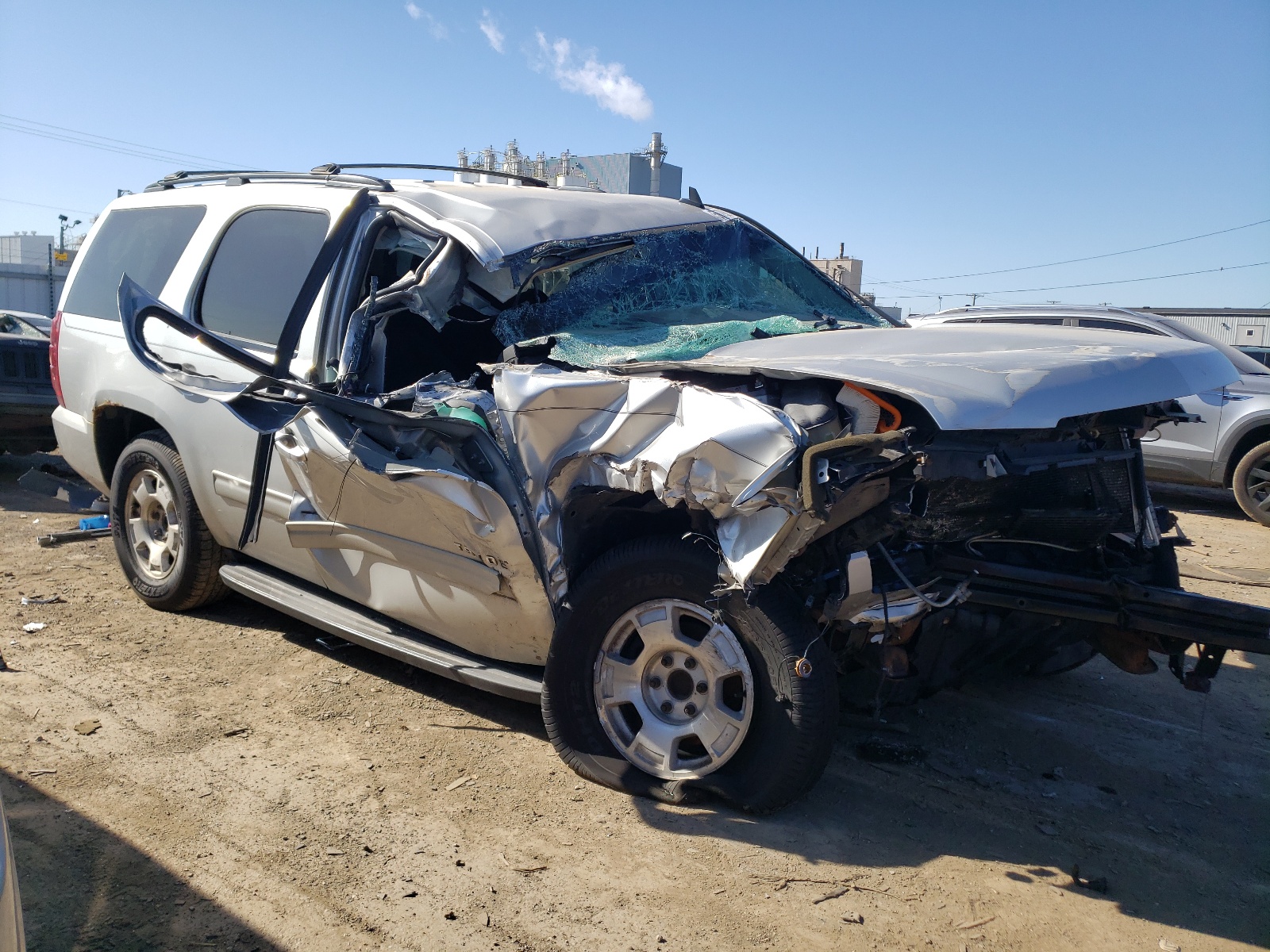 1GNSCAE02BR283974 2011 Chevrolet Tahoe C1500 Ls