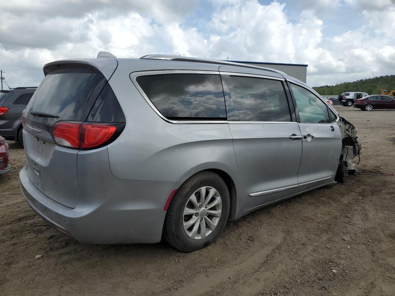 2018 Chrysler Pacifica Touring L VIN: 2C4RC1BG5JR214147 Lot: 51827724