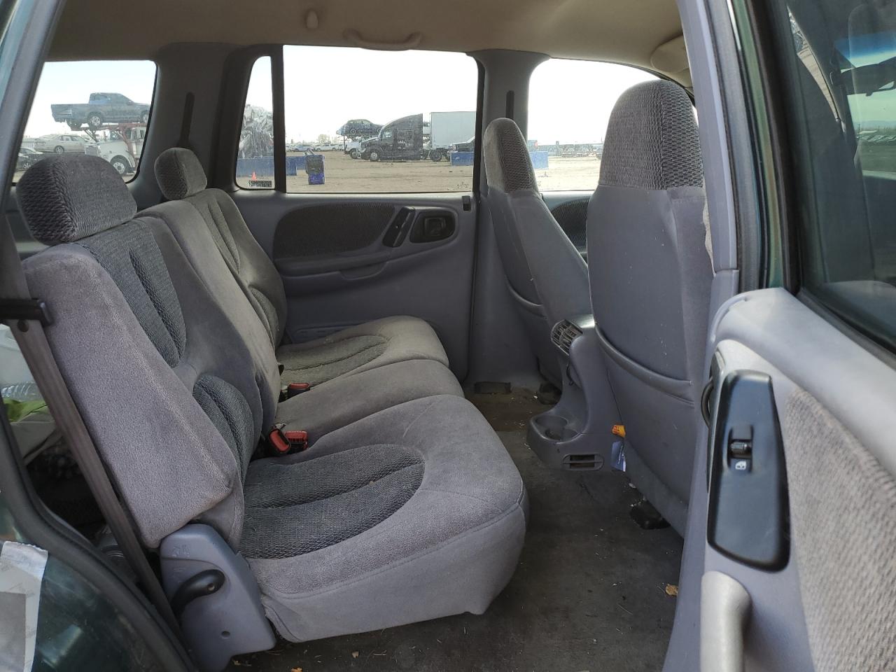1998 Dodge Durango - Image 11