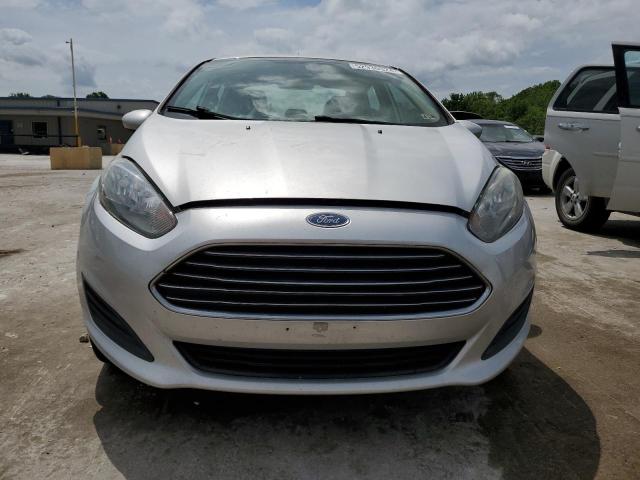 Sedans FORD FIESTA 2017 Silver