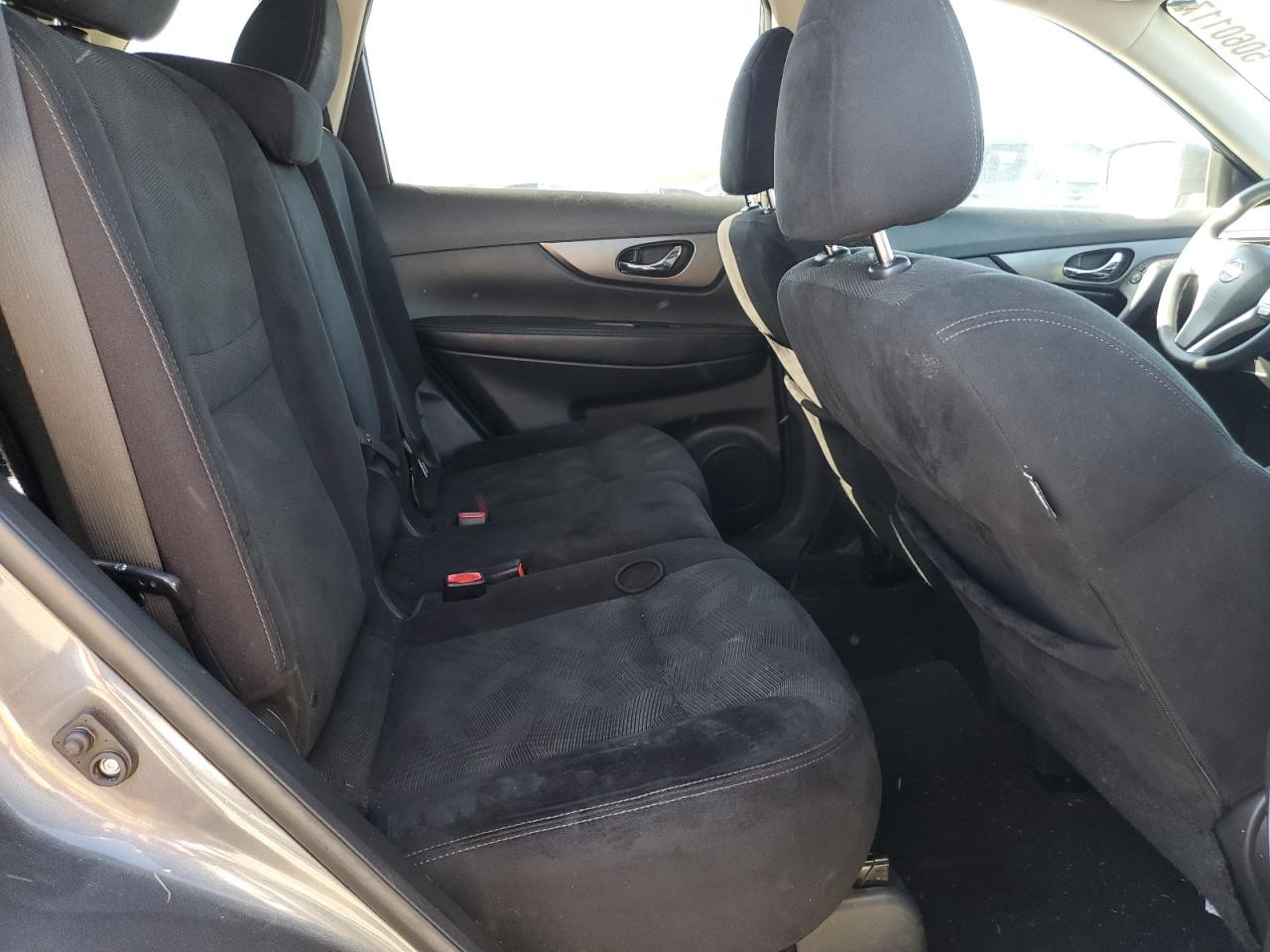 2015 Nissan Rogue S VIN: 5N1AT2MT4FC826767 Lot: 52630454