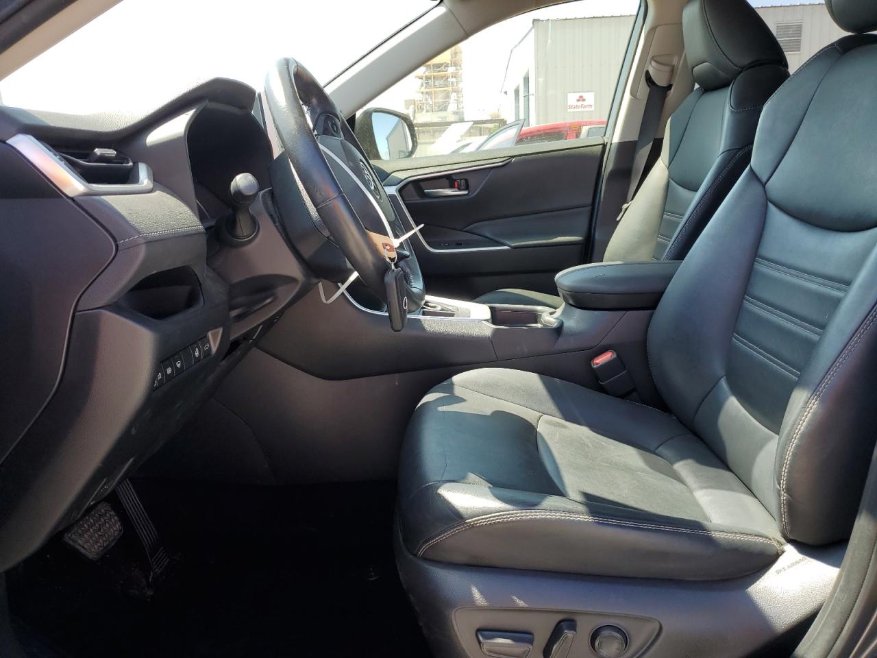 2020 Toyota Rav4 Xle Premium VIN: JTMC1RFV8LD061028 Lot: 52185854