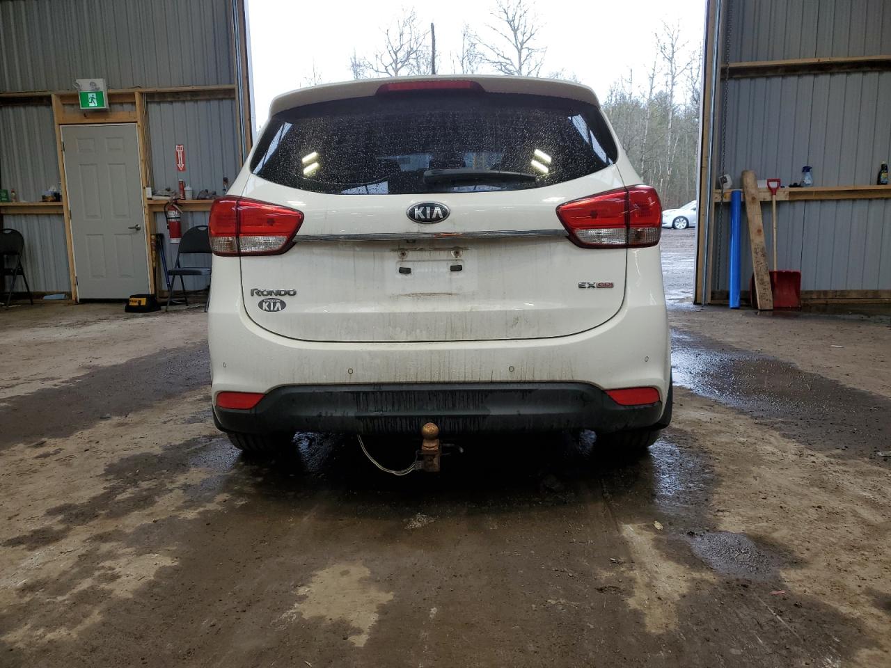 KNAHU8A36F7122776 2015 Kia Rondo