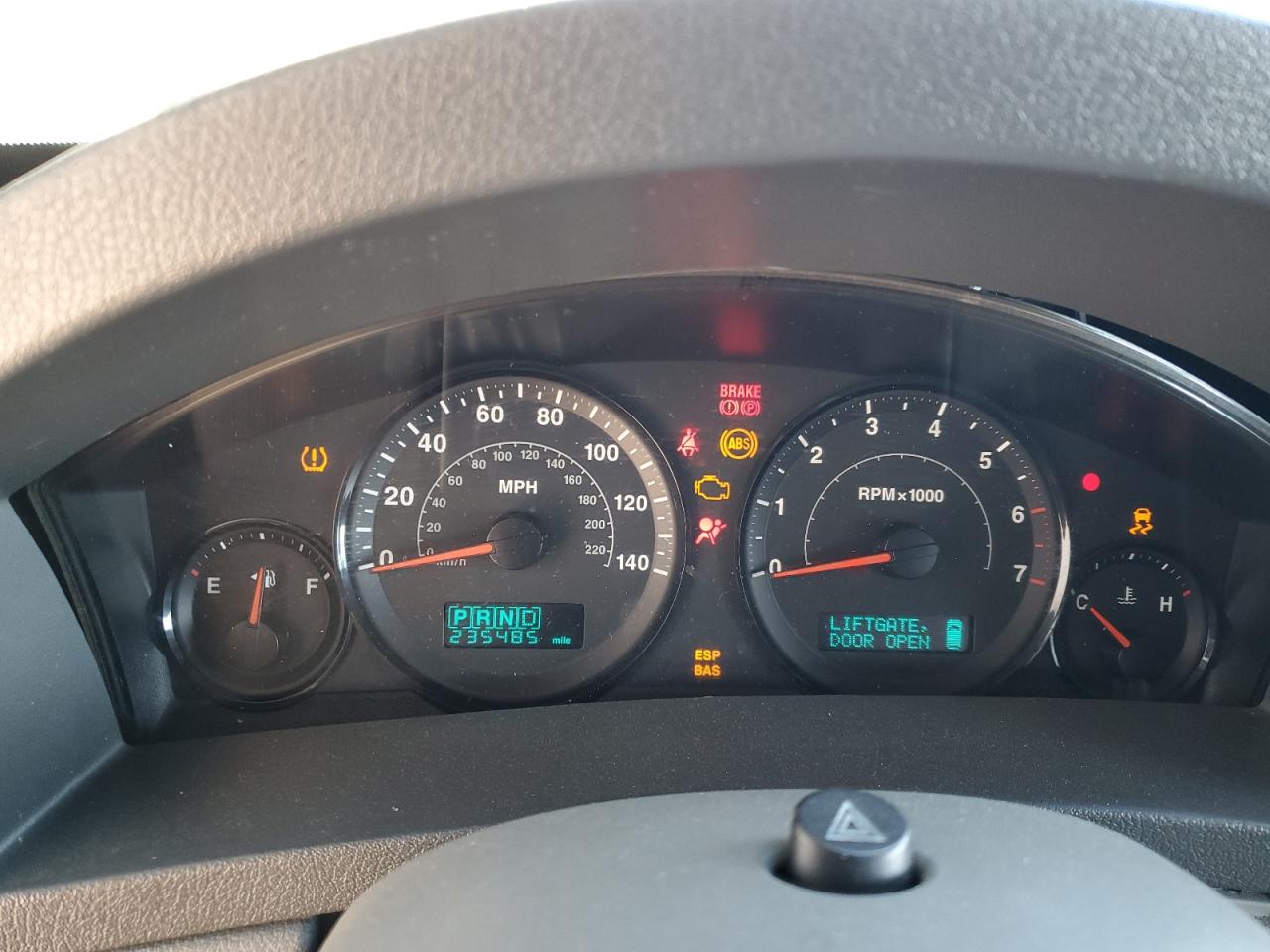 2006 Jeep Grand Cherokee - Image 9