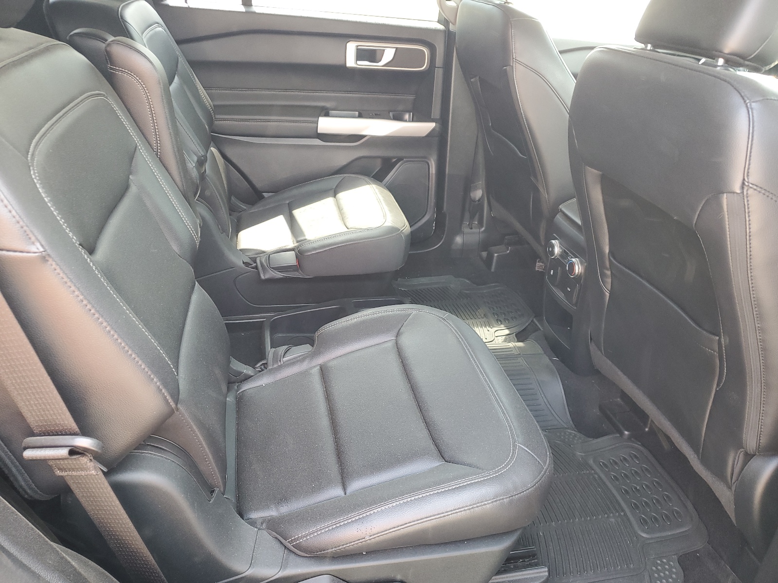 1FMSK8DH8MGA30647 2021 Ford Explorer Xlt