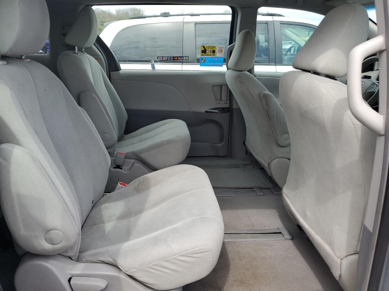 2011 Toyota Sienna Base VIN: 5TDKA3DC8BS005961 Lot: 50683344