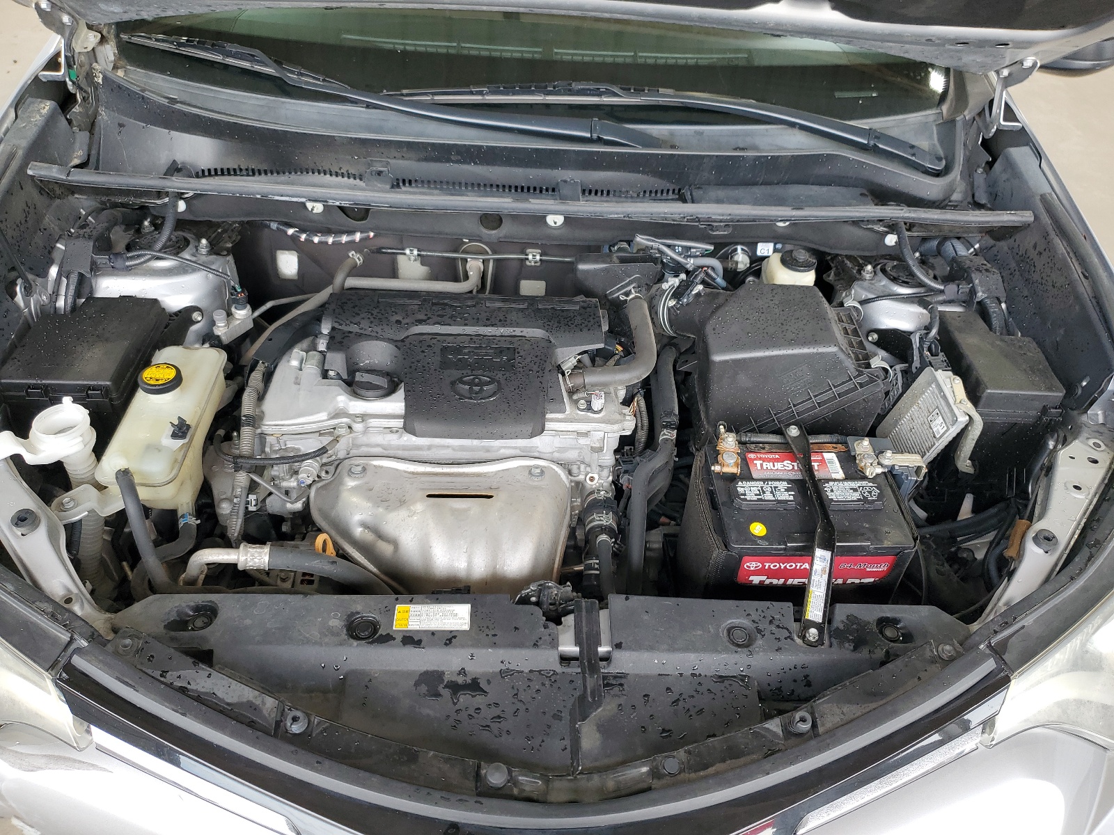 2T3ZFREV0HW360245 2017 Toyota Rav4 Le