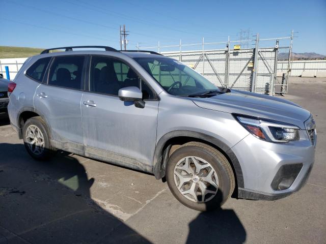  SUBARU FORESTER 2021 Серебристый