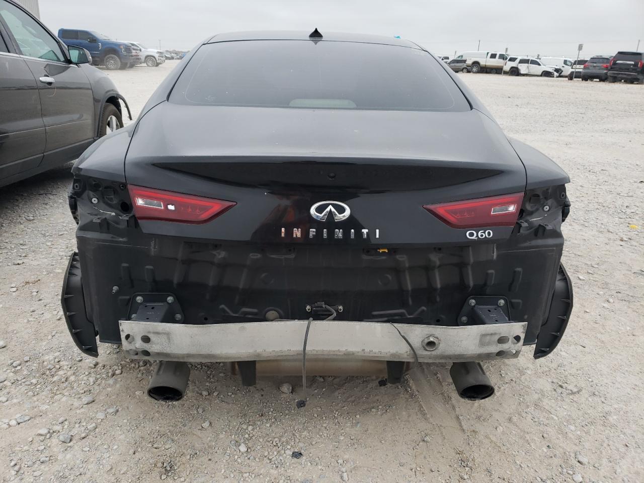 JN1CV7EK0HM111138 2017 Infiniti Q60 Base