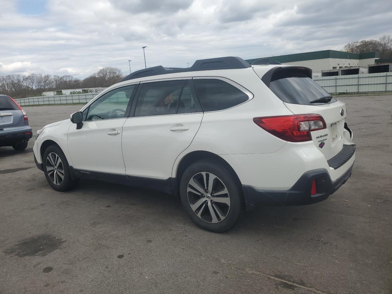 2018 Subaru Outback 2.5I Limited VIN: 4S4BSANC5J3289058 Lot: 52080984