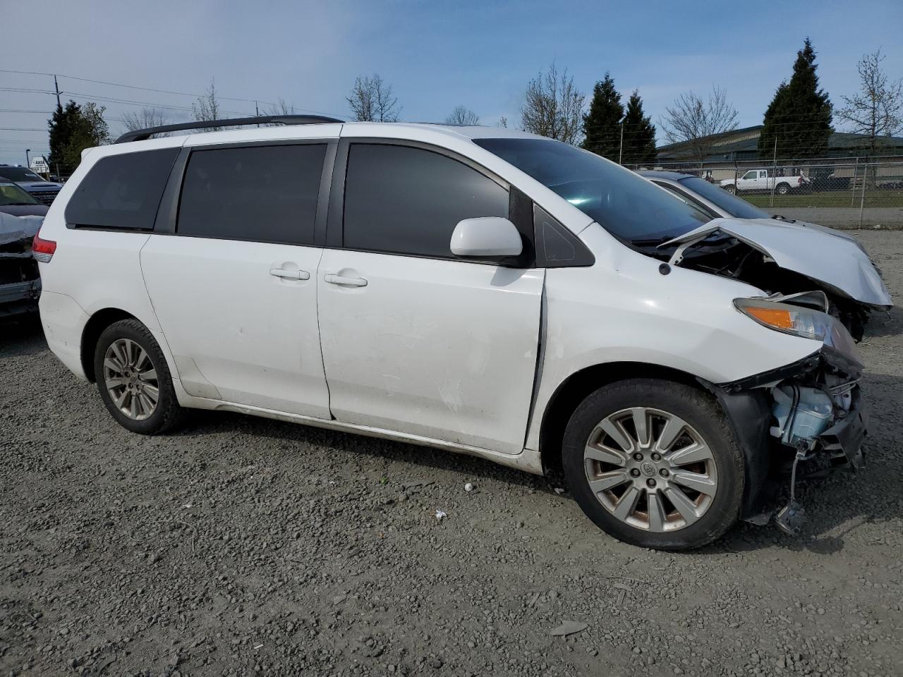 2011 Toyota Sienna - Image 4