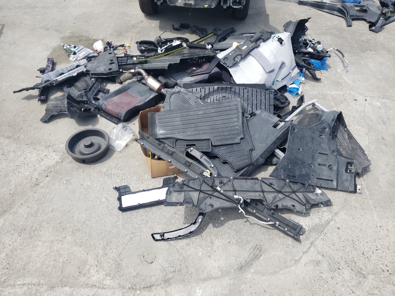 JTMEB3FV0PD156143 2023 Toyota Rav4 Prime Xse