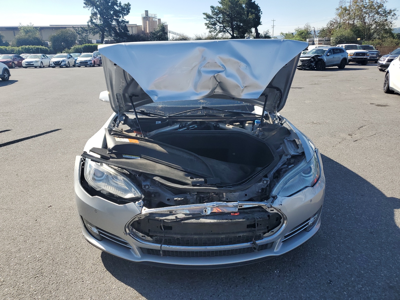 2014 Tesla Model S vin: 5YJSA1H14EFP31824