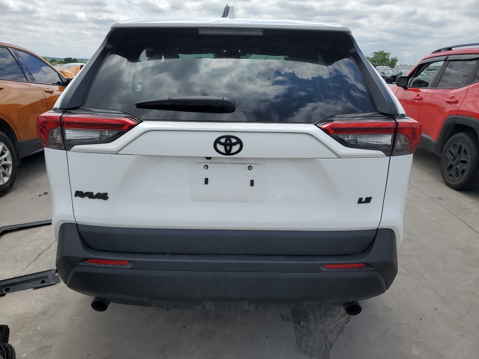 2T3H1RFVXPW290969 2023 Toyota Rav4 Le