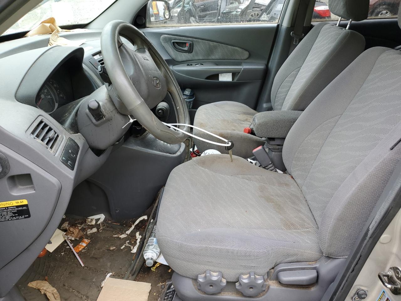 2005 Hyundai Tucson Gl VIN: KM8JM12BX5U180631 Lot: 52533444