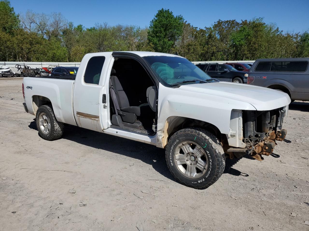 2012 Chevrolet Silverado - Image 4