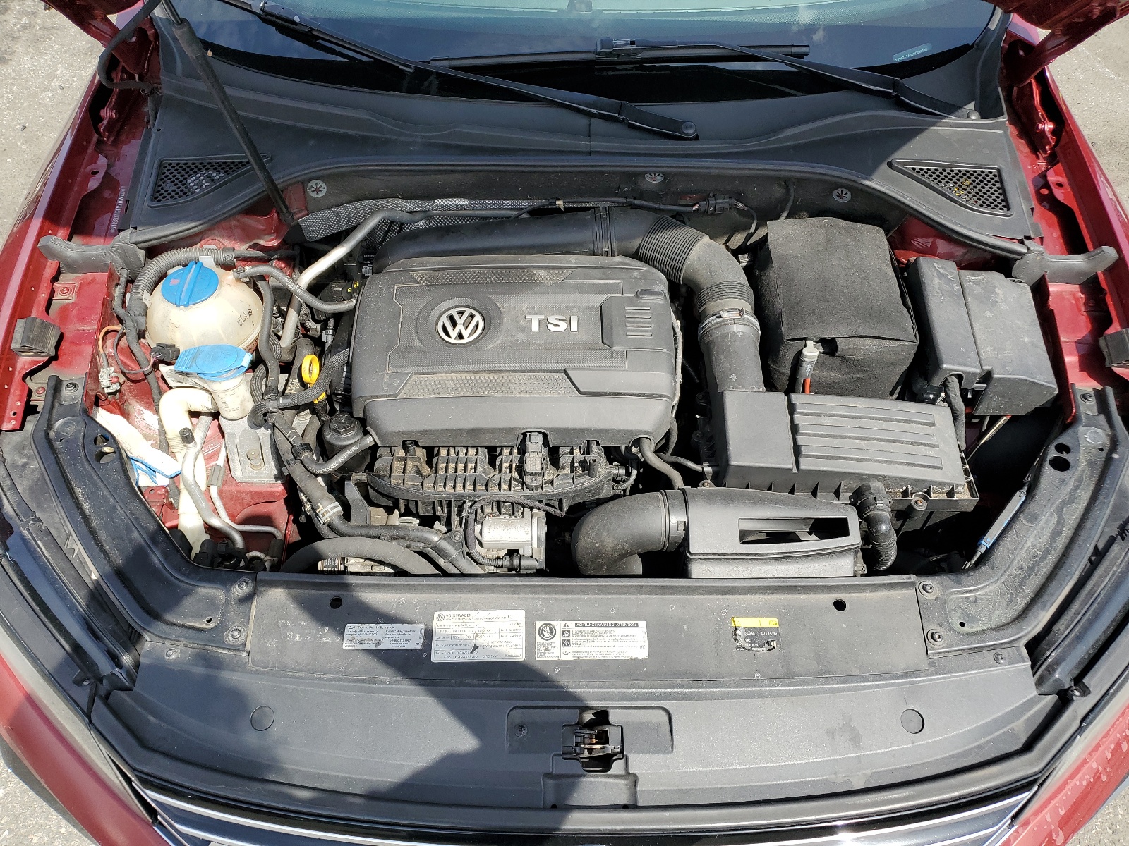 1VWDT7A35HC035165 2017 Volkswagen Passat R-Line