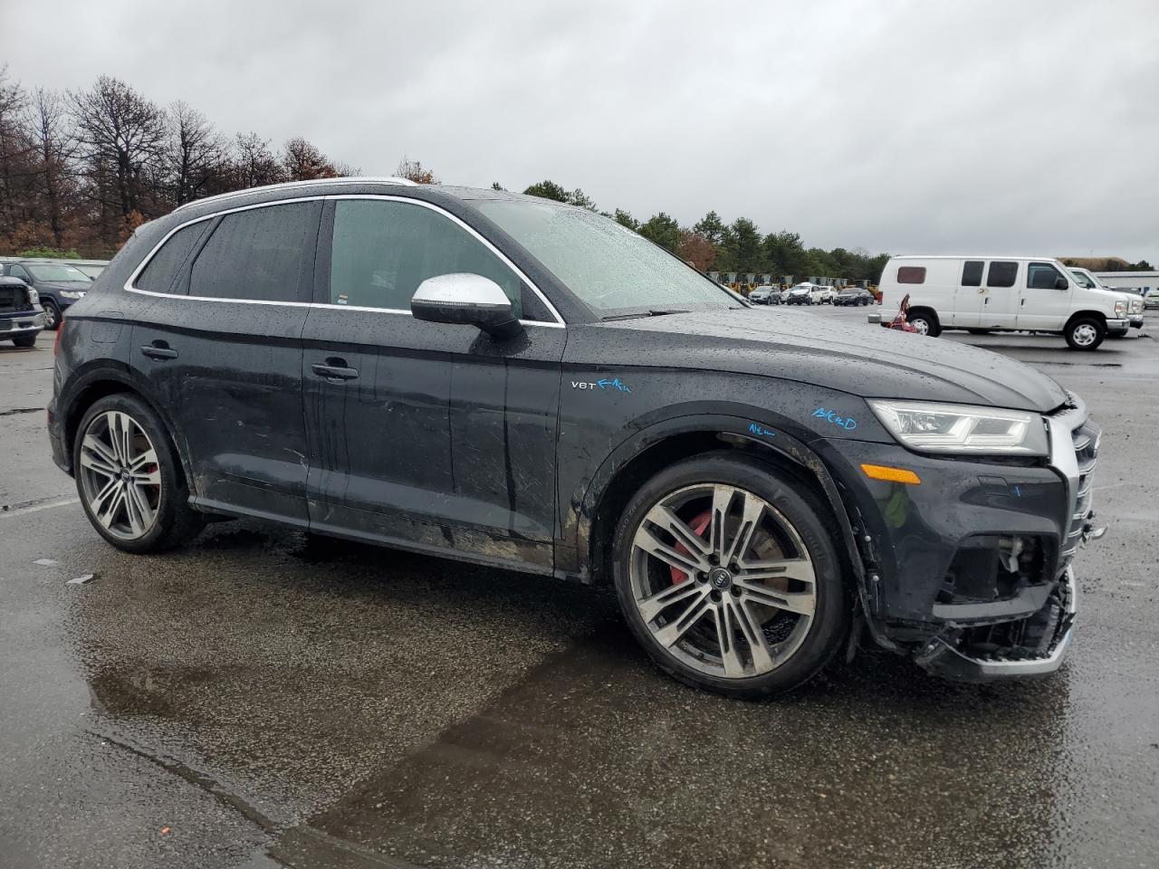 WA1A4AFY0J2098216 2018 Audi Sq5 Premium Plus