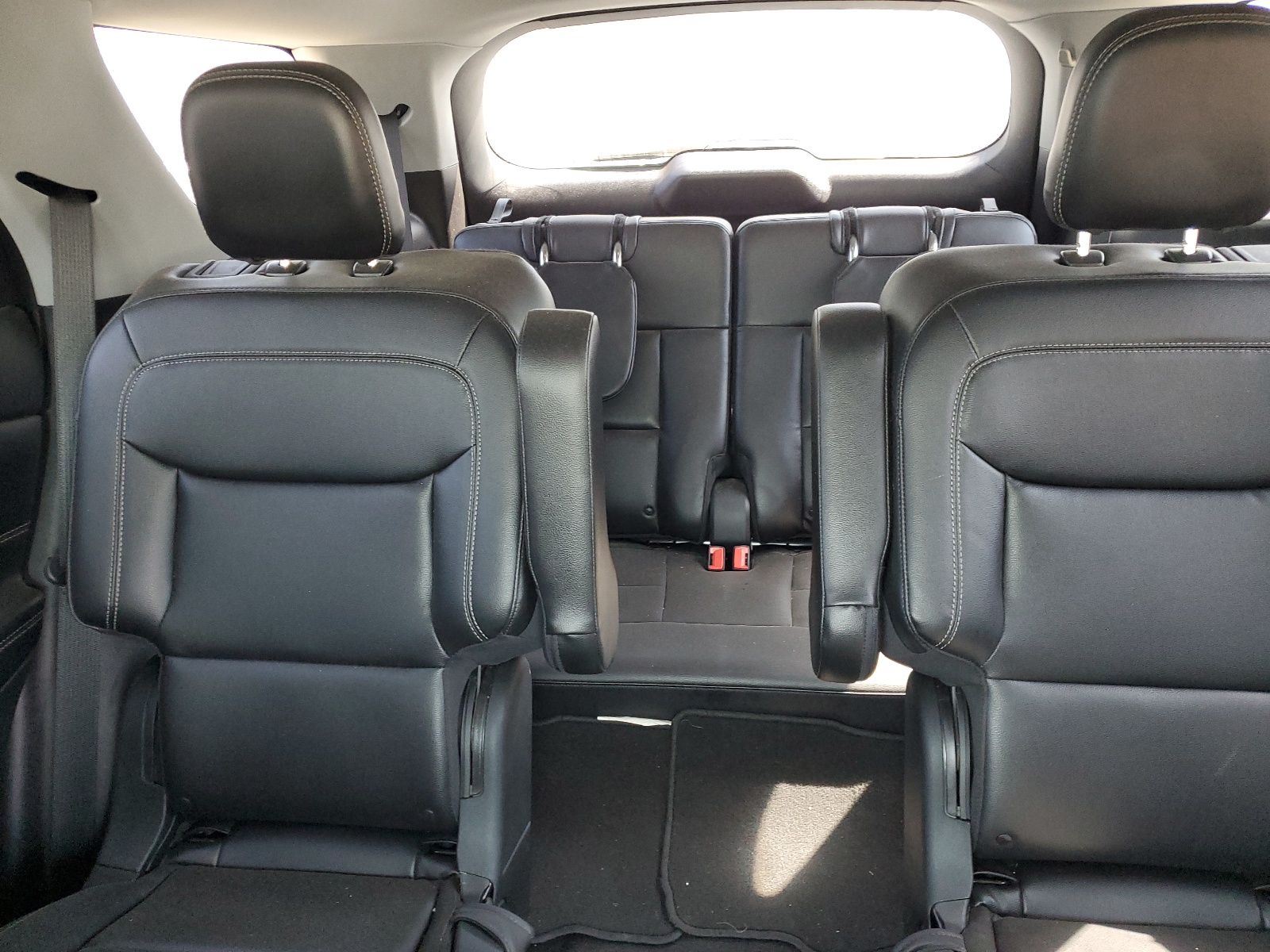 1FMSK8DH8MGA30647 2021 Ford Explorer Xlt