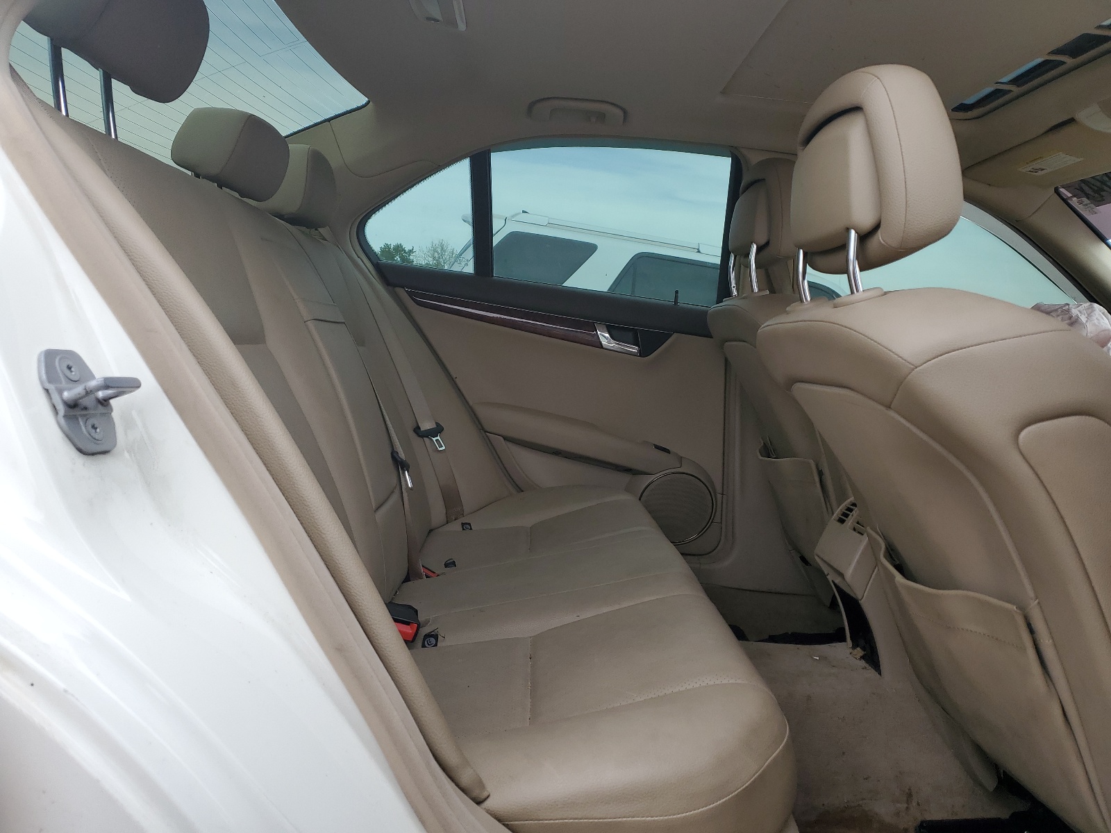 WDDGF5EB9AF430327 2010 Mercedes-Benz C 300