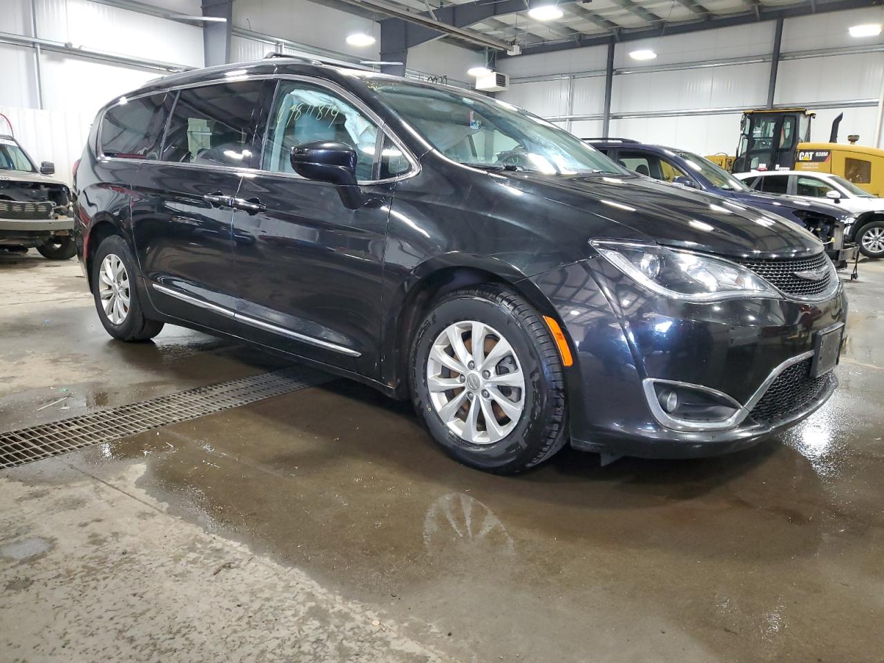 2017 Chrysler Pacifica Touring L VIN: 2C4RC1BG9HR620944 Lot: 49811814