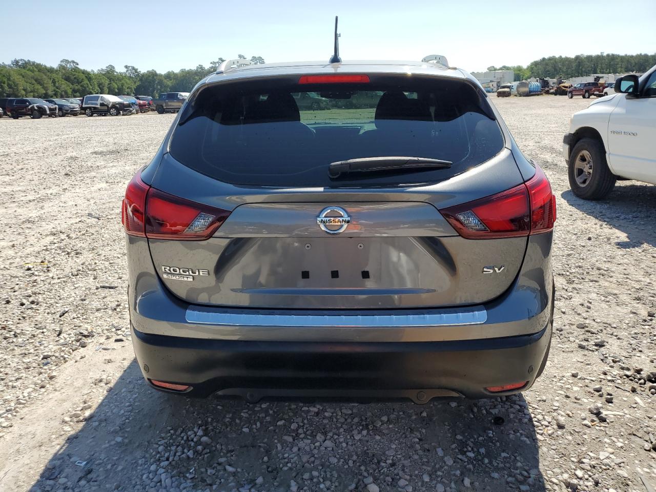 JN1BJ1CP9KW219823 2019 Nissan Rogue Sport S