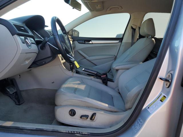  VOLKSWAGEN PASSAT 2014 Серебристый