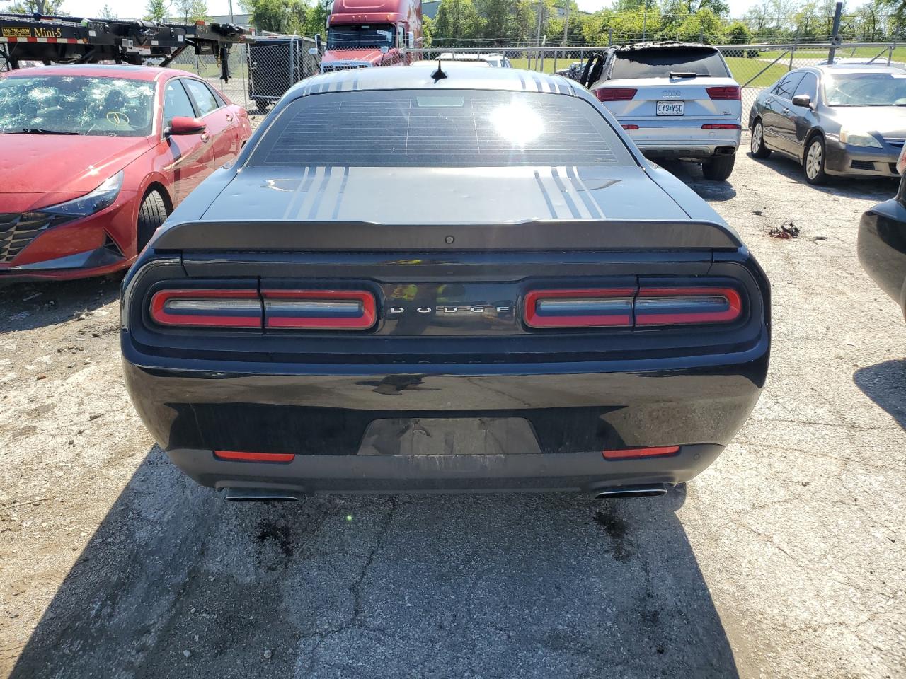 2C3CDZAT8FH910860 2015 Dodge Challenger Sxt