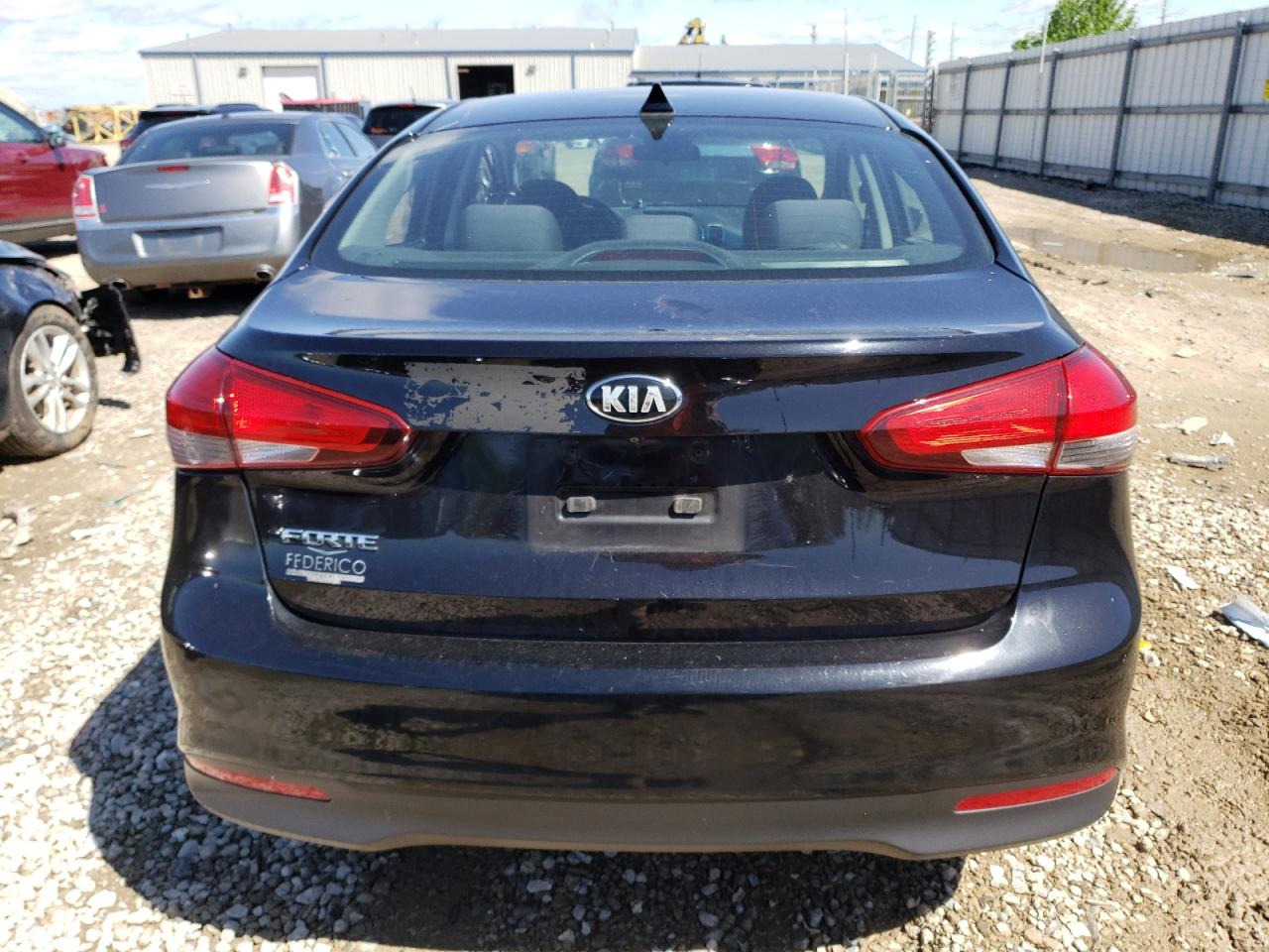 3KPFL4A75JE211076 2018 Kia Forte Lx