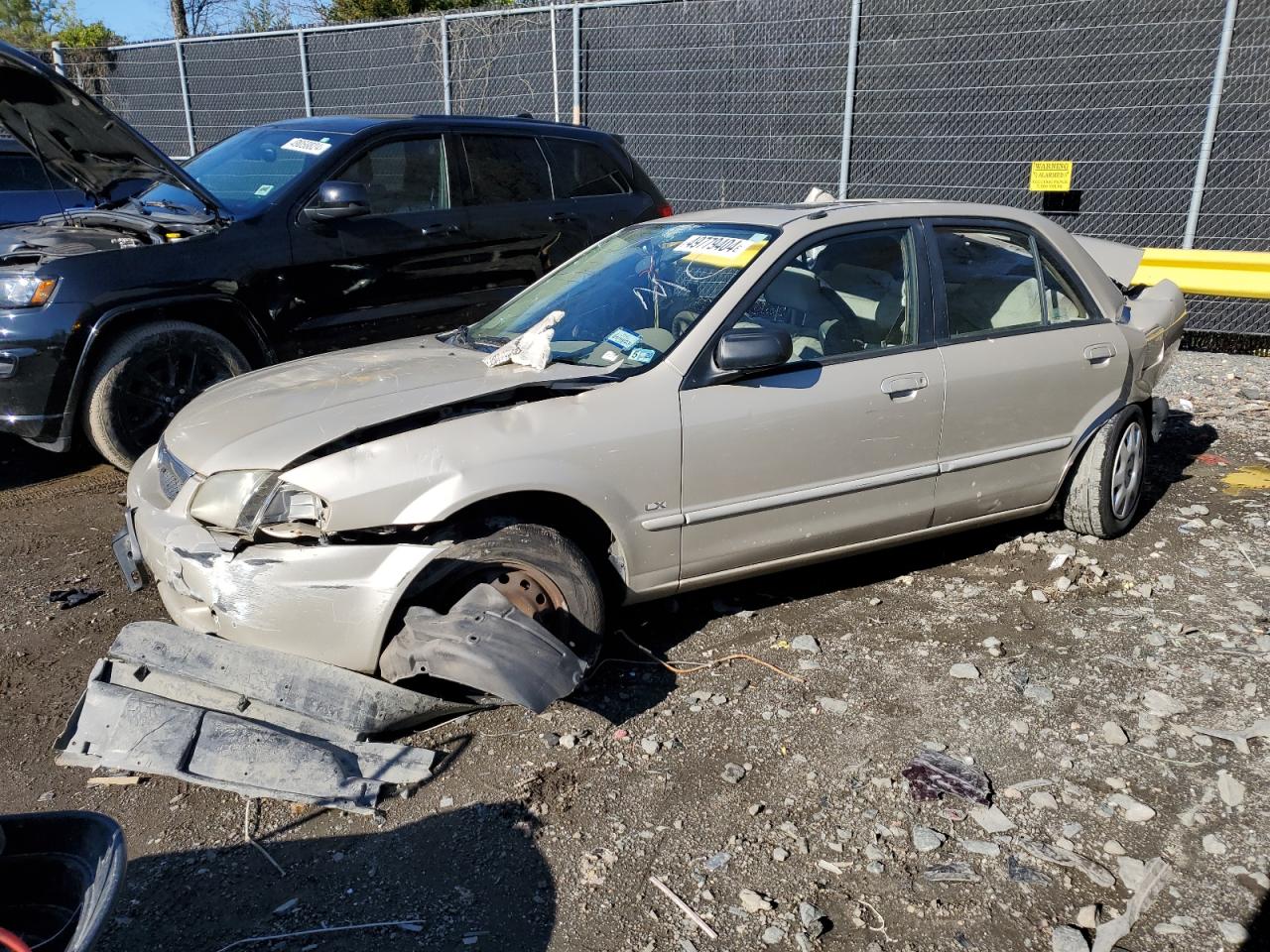 2000 Mazda Protege Dx zu verkaufen in Waldorf, MD - All Over