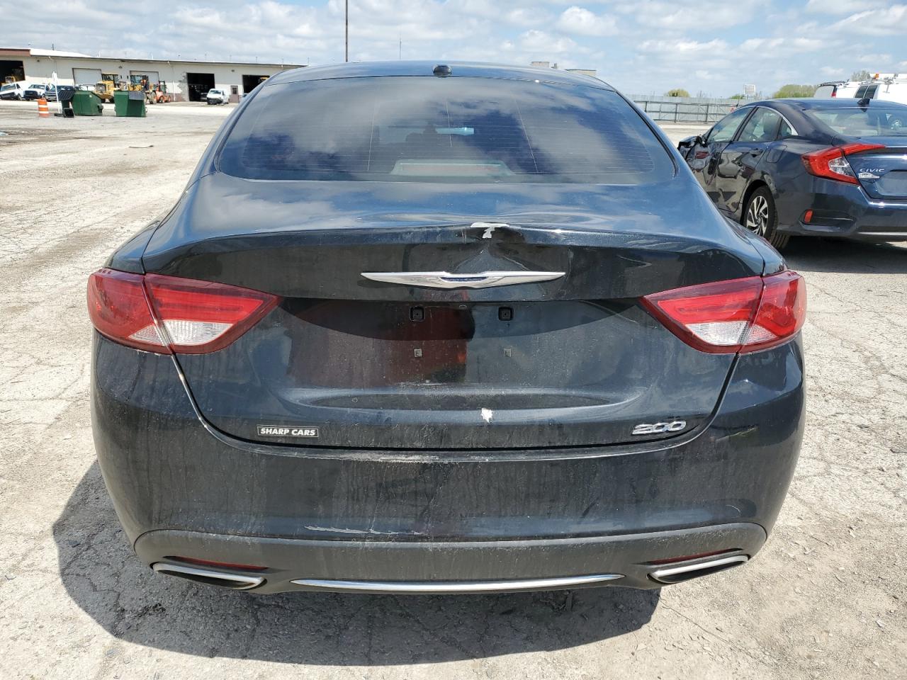 2016 Chrysler 200 - Image 6