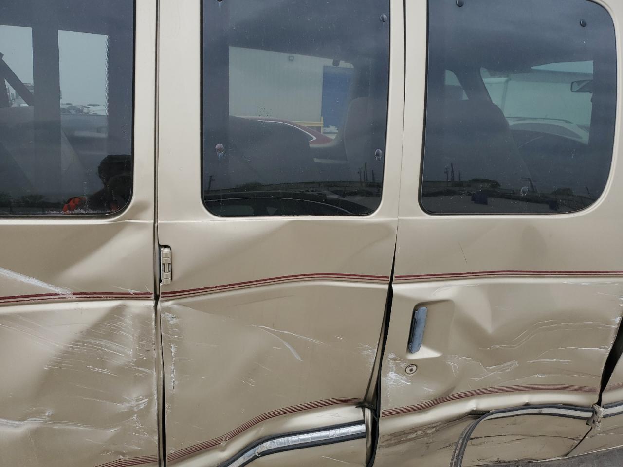 1999 Ford Econoline E350 Super Duty Wagon VIN: 1FBNE31S9XHB82919 Lot: 80476904