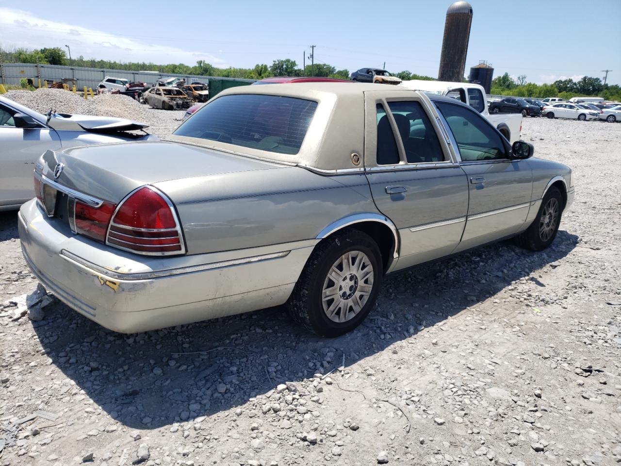 2004 Mercury Grand Marquis - Image 3