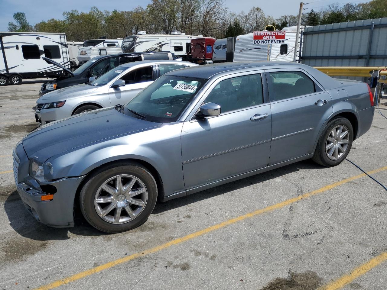 2007 Chrysler 300C იყიდება Kansas City-ში, KS - Front End