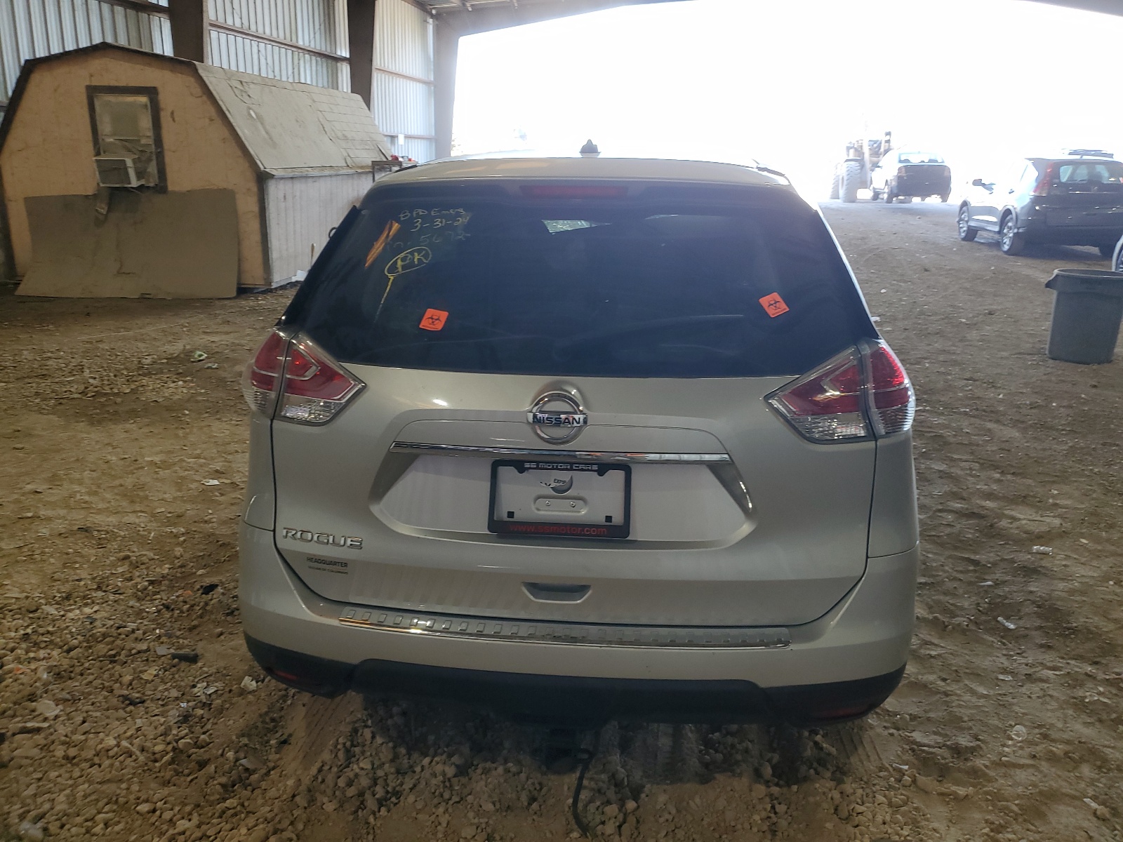 2016 Nissan Rogue S vin: 5N1AT2MT4GC925672