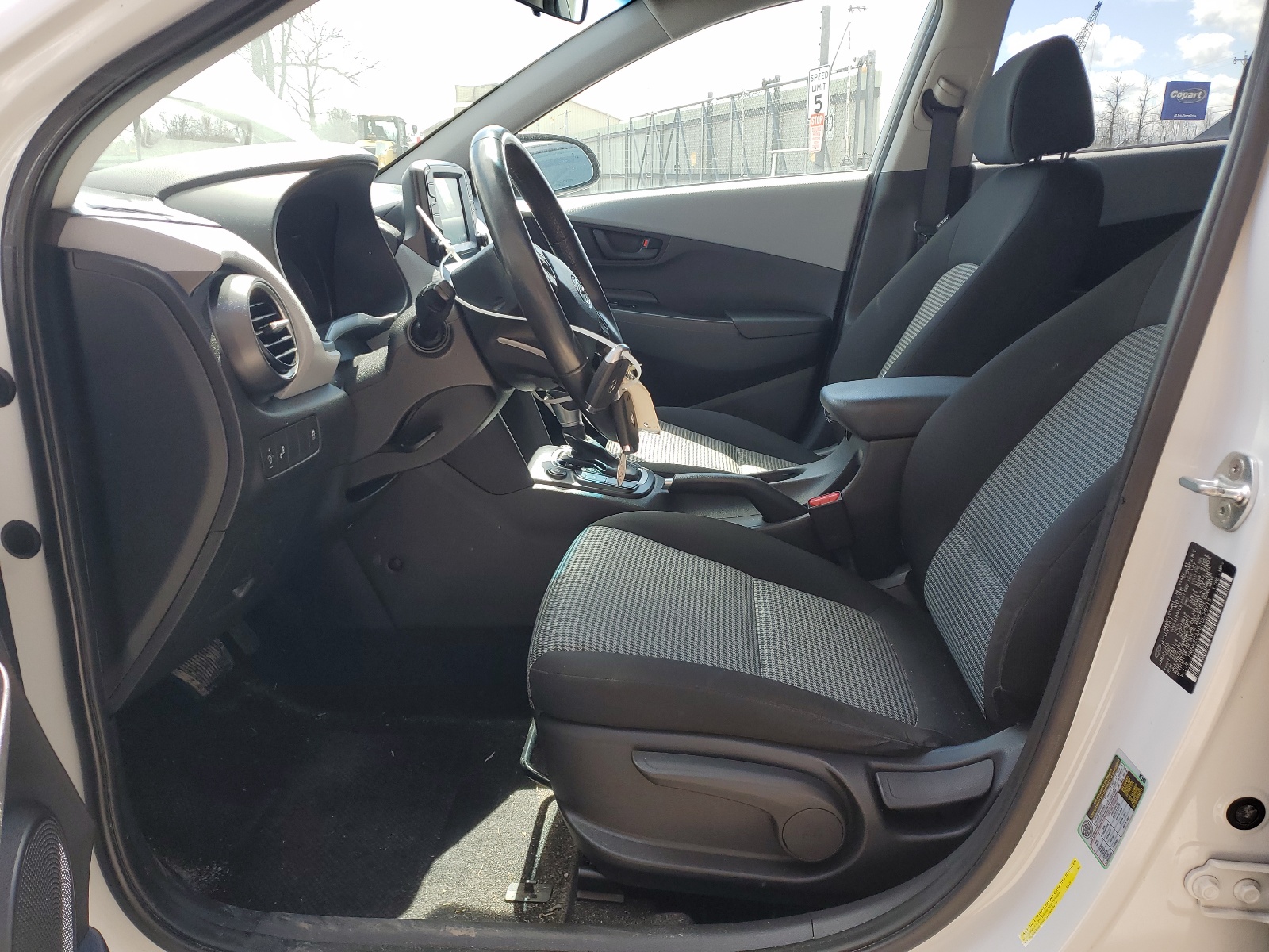 KM8K2CAA0JU078716 2018 Hyundai Kona Sel