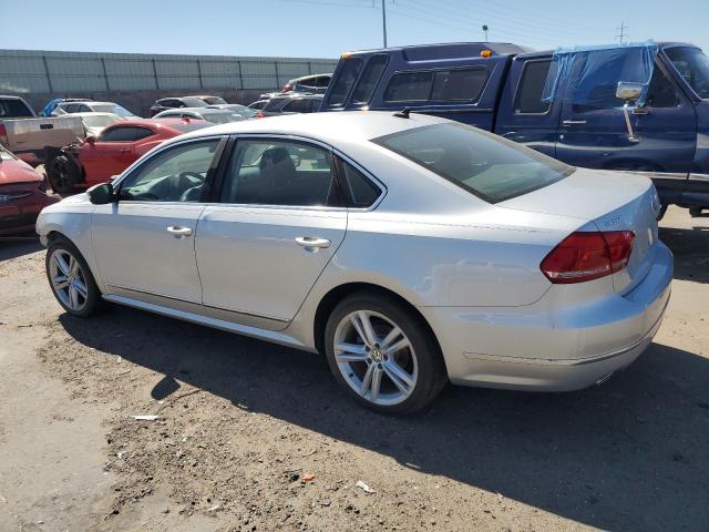  VOLKSWAGEN PASSAT 2013 Серебристый