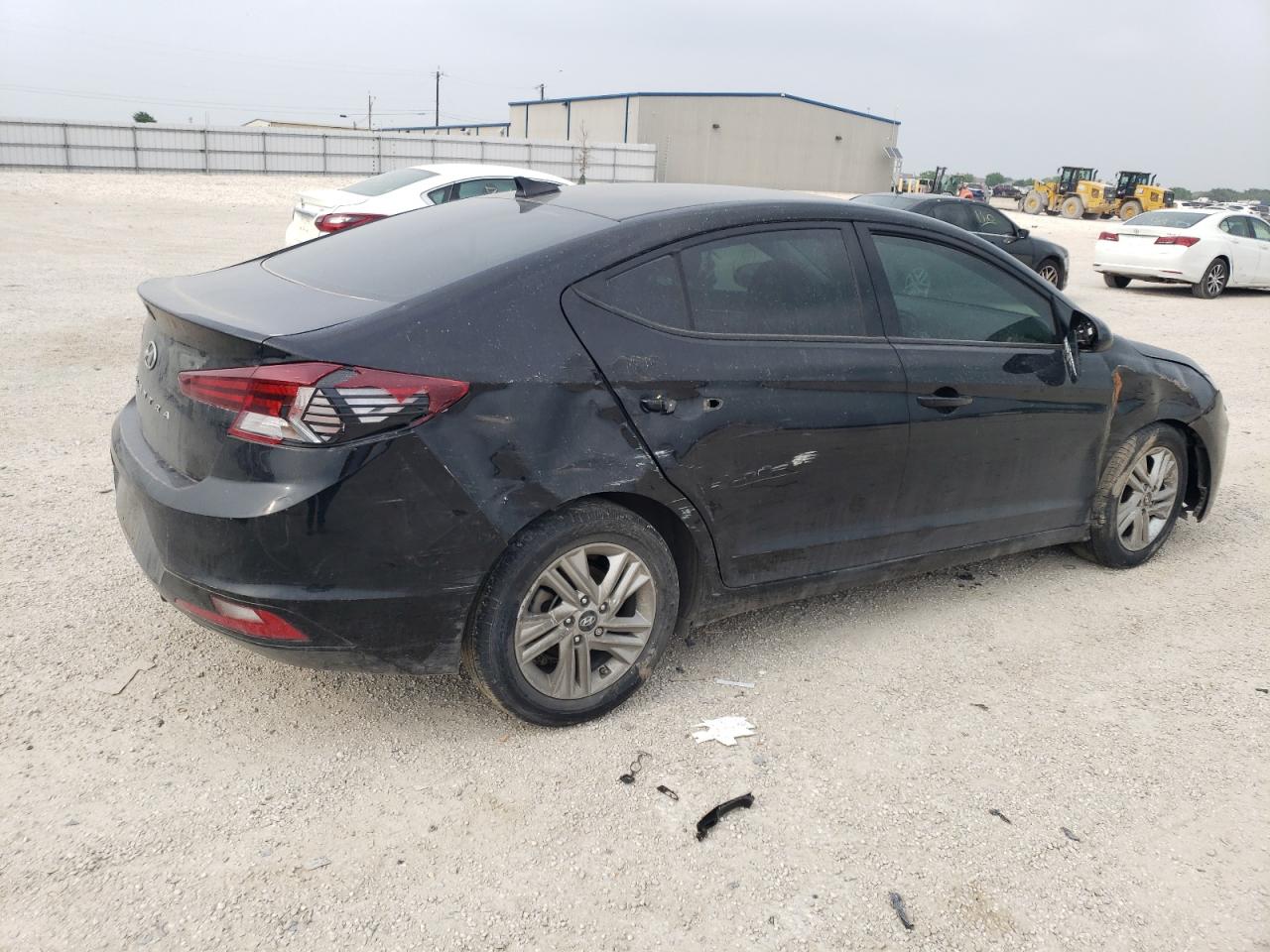 2020 Hyundai Elantra - Image 3