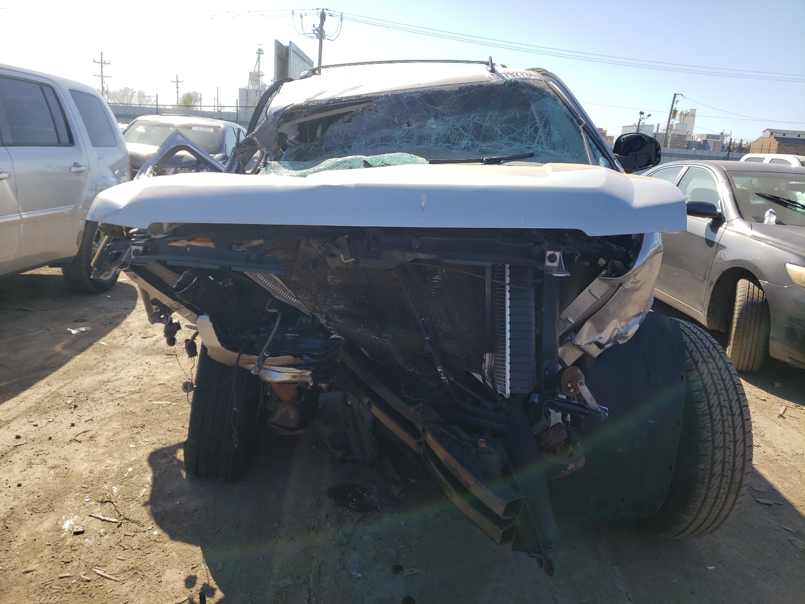 1GNSCAE02BR283974 2011 Chevrolet Tahoe C1500 Ls