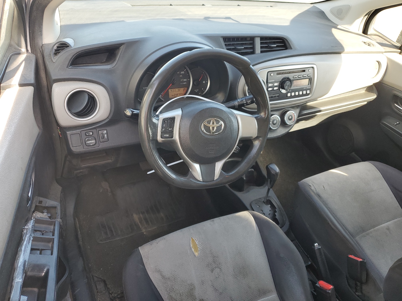 JTDKTUD35DD555861 2013 Toyota Yaris