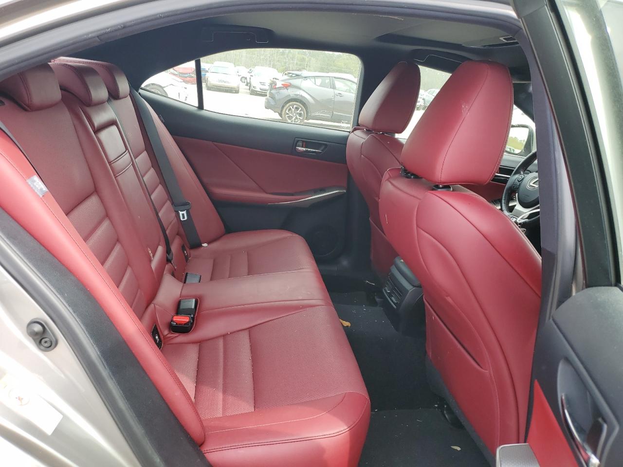 2016 Lexus IS - Image 10