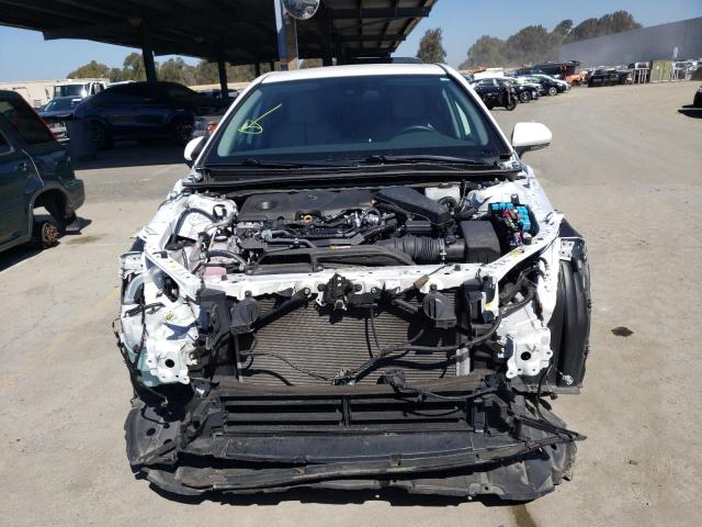  TOYOTA CAMRY 2023 Белый