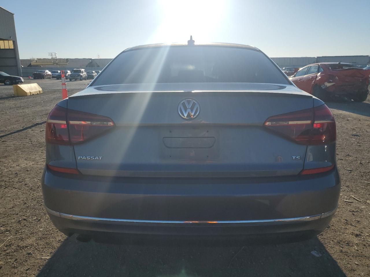 1VWLA7A31KC004598 2019 Volkswagen Passat Wolfsburg