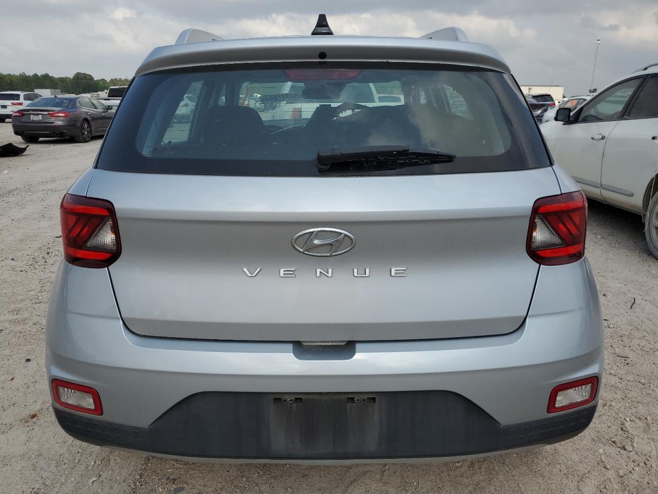 2022 Hyundai Venue Sel VIN: KMHRC8A30NU141135 Lot: 50347444